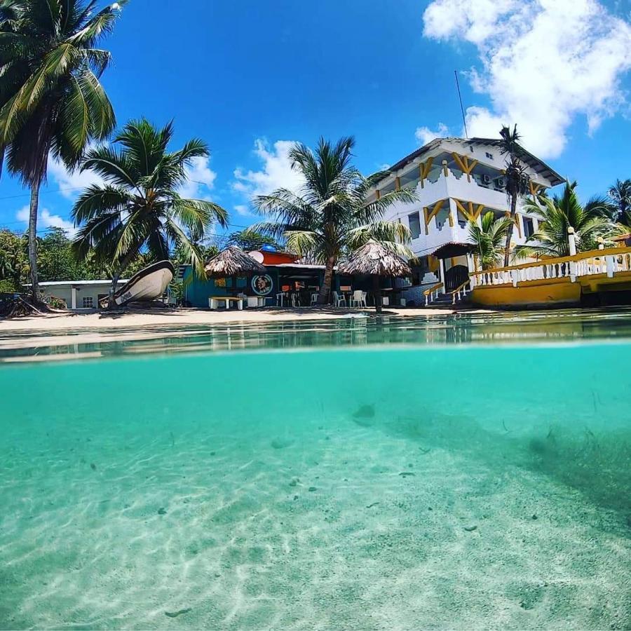 Hotel Cocotal Isla Grande Exterior photo